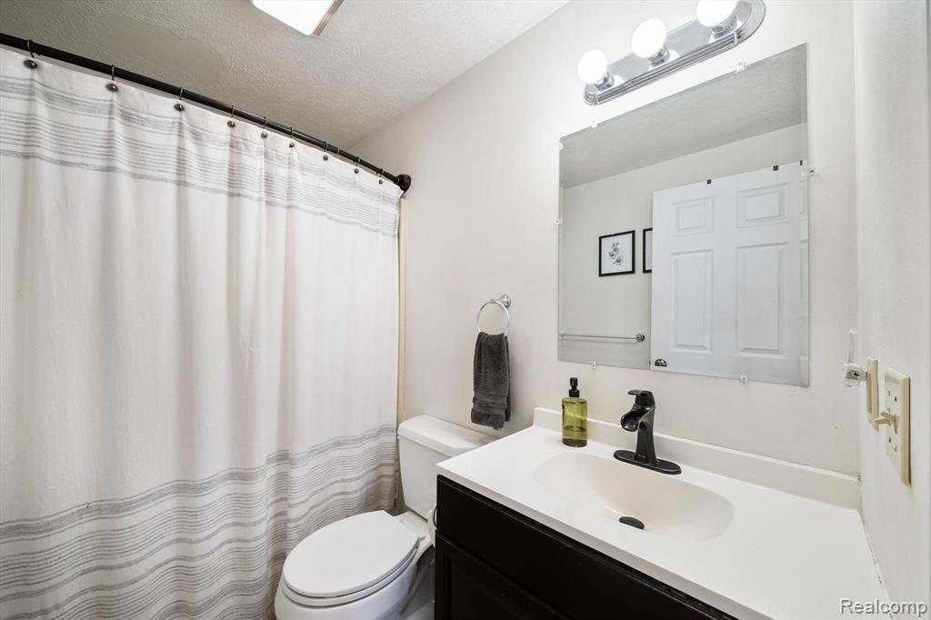248 Beachway Street, Whitmore Lake, MI 48189 — Photo 23