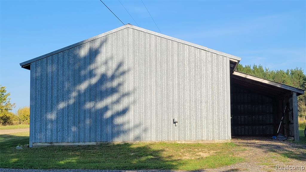 2201 Schnmeid, Six Lakes, MI 48886 — Photo 33