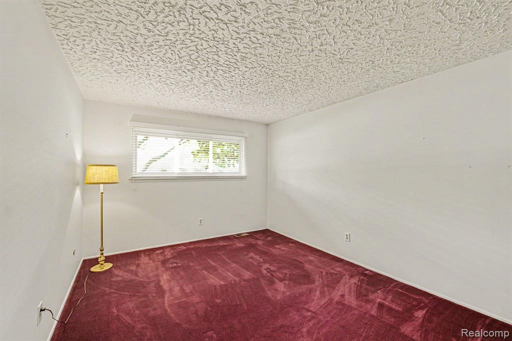 5364 Fern Avenue, Grand Blanc, MI 48439 — Photo 9