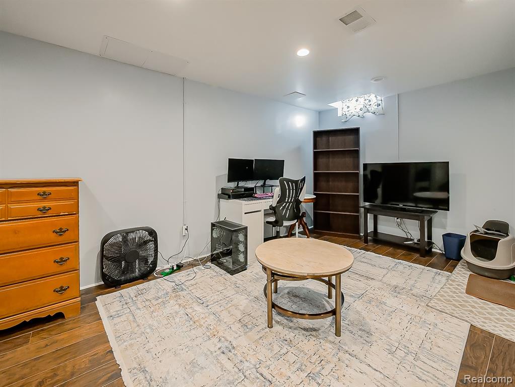 41399 Belden Circle, Novi, MI 48377 — Photo 23