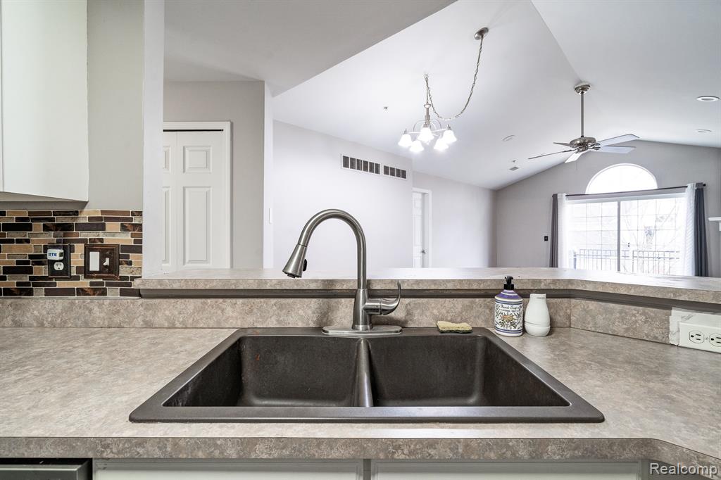4205 CAMERON Circle, Walled Lake, MI 48390 — Photo 9