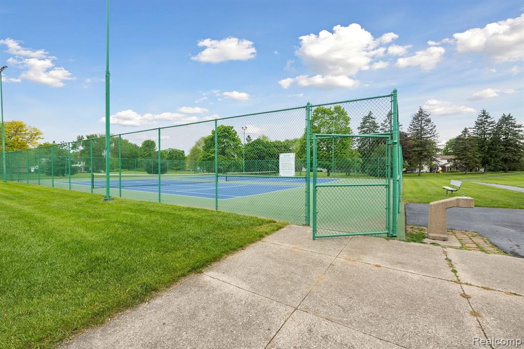 41988 BAINTREE Circle, Northville, MI 48168 — Photo 57