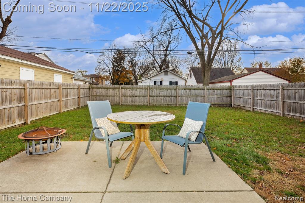1226 E Bernhard Avenue, Hazel Park, MI 48030 — Photo 35
