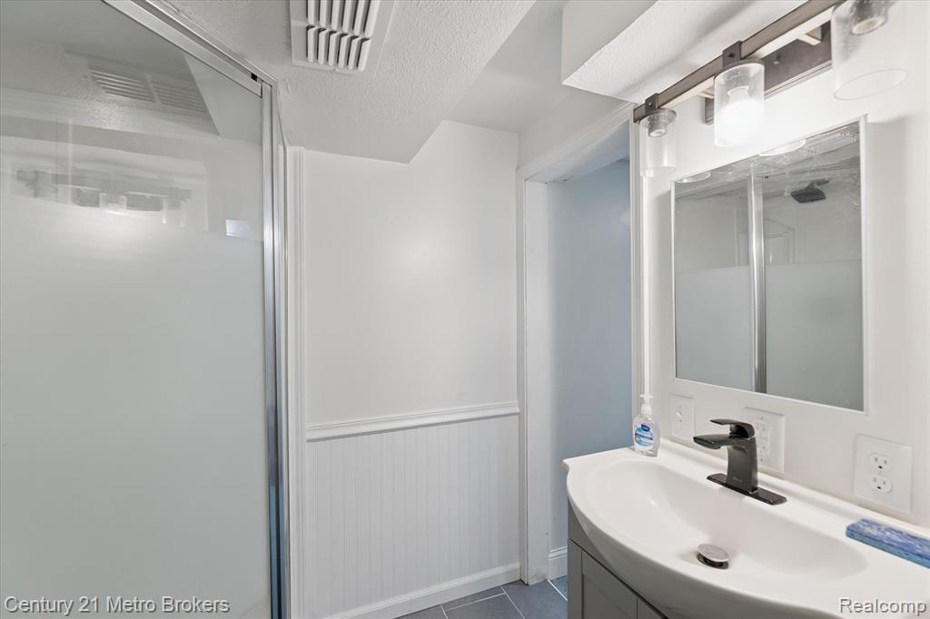 4213 Cabot Street, Portage, MI 49002 — Photo 37