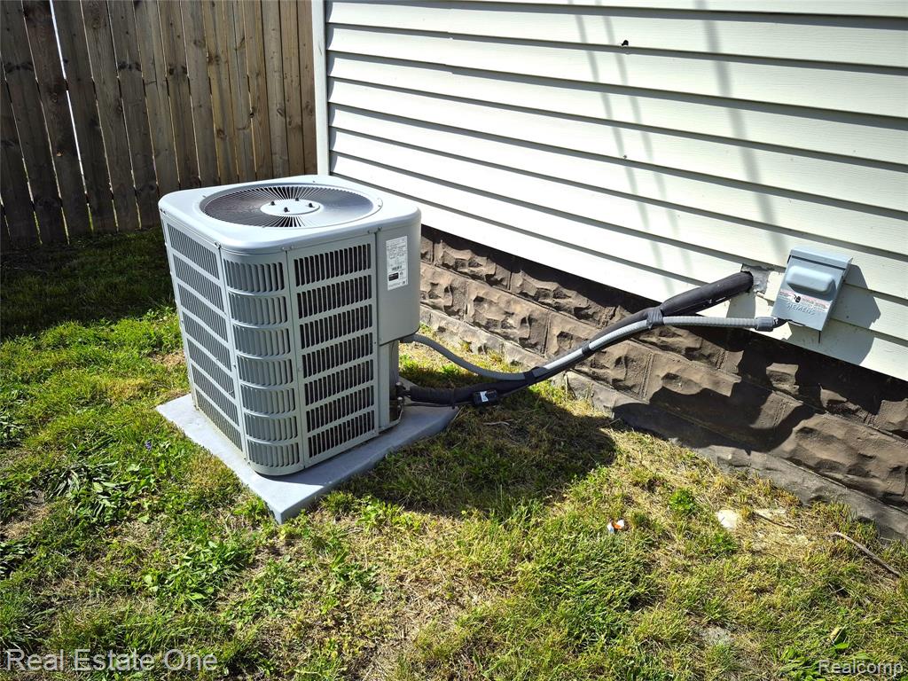 51 Elizabeth Street, River Rouge, MI 48218 — Photo 33
