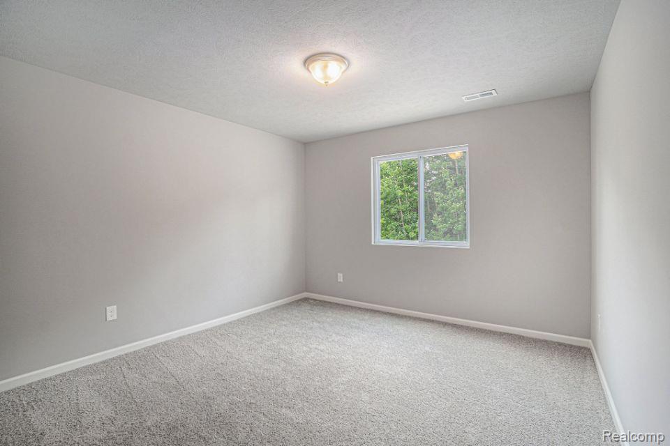 7107 TIMBERLINE Drive, Flint, MI 48507 — Photo 30