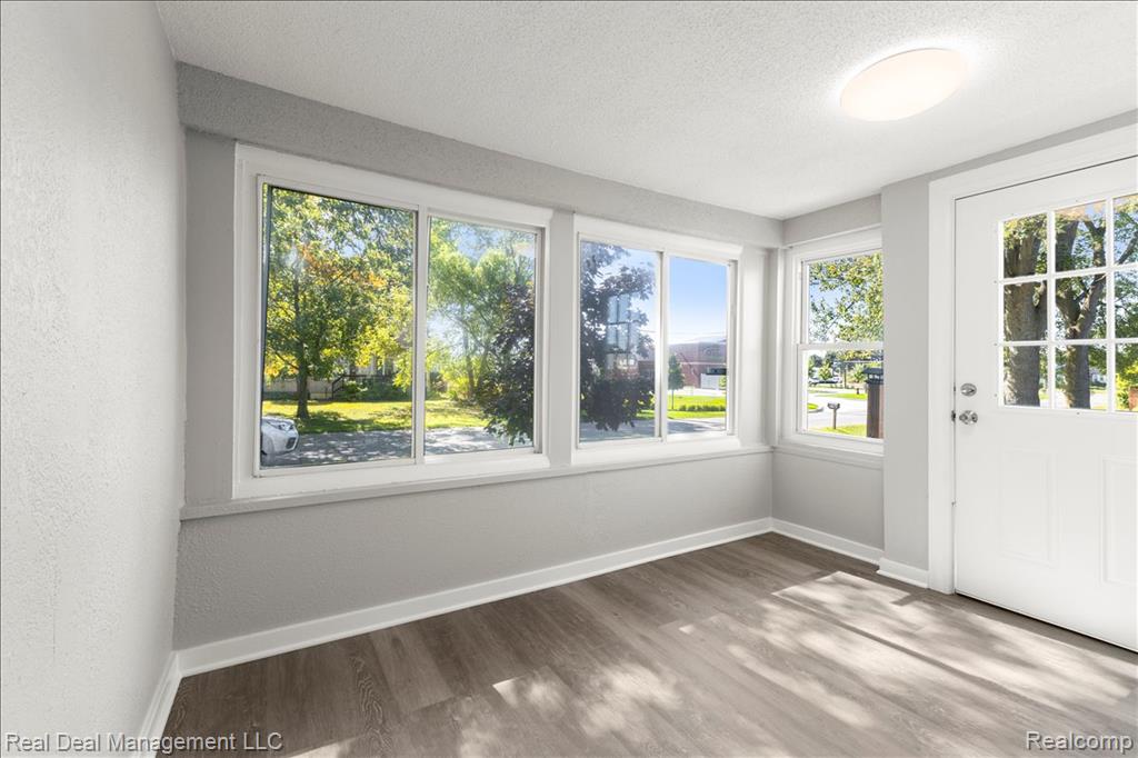 4414 Monroe Avenue, Waterford, MI 48329 — Photo 9