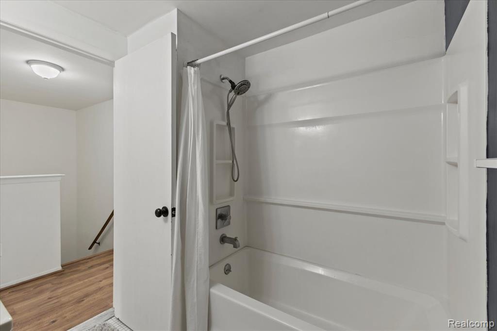 9099 Bavarian Way, Clarkston, MI 48348 — Photo 26