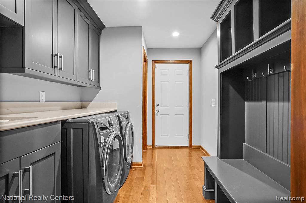 11500 Lisa Lori Lane, South Lyon, MI 48178 — Photo 49