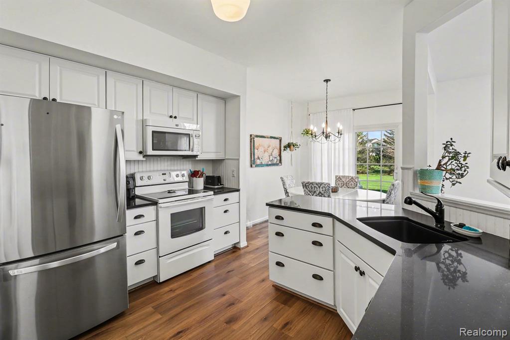 534 Dockside Circle, Holly, MI 48442 — Photo 9