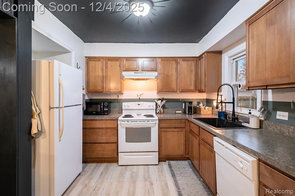 802 Richard Street, Holly, MI 48442 — Photo 19