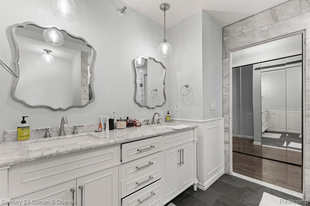 43 W VILLAGE Lane, Dearborn, MI 48124 — Photo 21