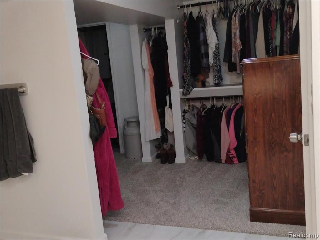 4500 Pommore, Milford, MI 48380 — Photo 28