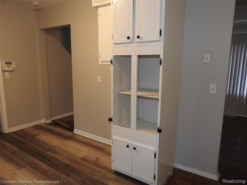 5919 Western Road, Flint, MI 48506 — Photo 11