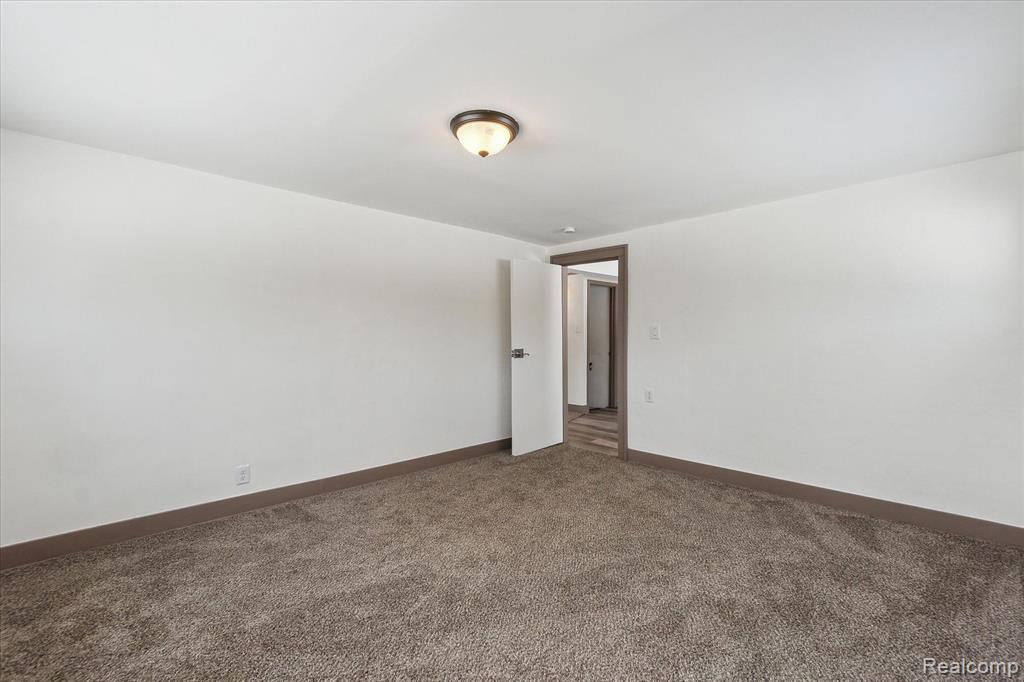 5369 SITKA Street, Burton, MI 48519 — Photo 8