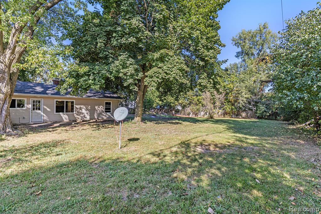 320 Barker Road, Whitmore Lake, MI 48189 — Photo 23
