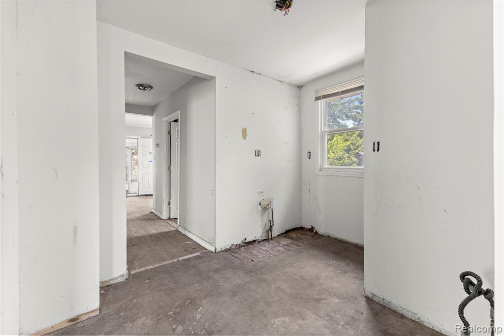 6025 Rosemont Avenue, Detroit, MI 48228 — Photo 10