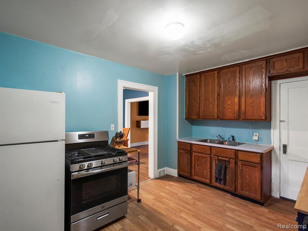 6204 PECK Avenue, Warren, MI 48092 — Photo 8