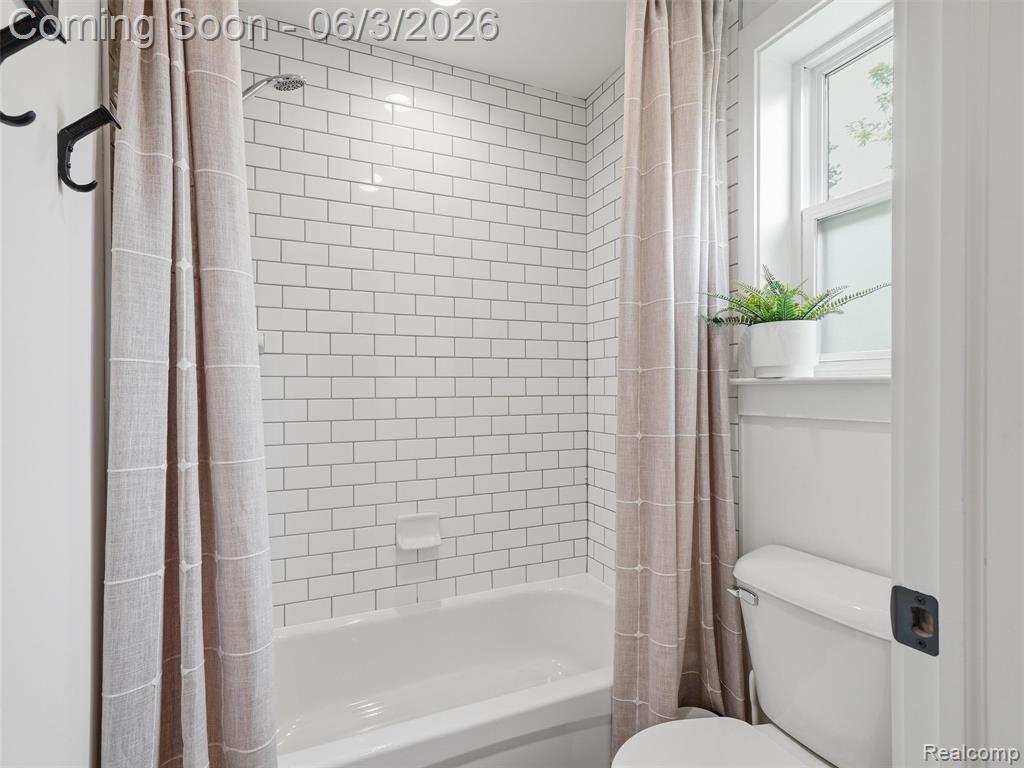 70 W Shevlin Avenue, Hazel Park, MI 48030 — Photo 26