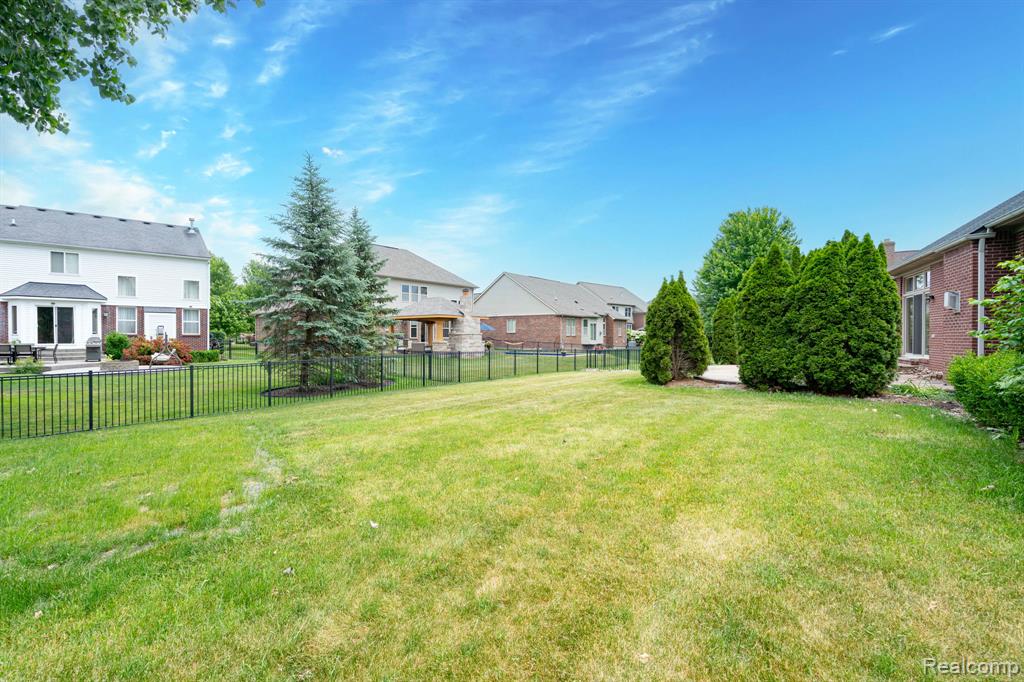 47248 Malburg Way Drive, Macomb, MI 48044 — Photo 10