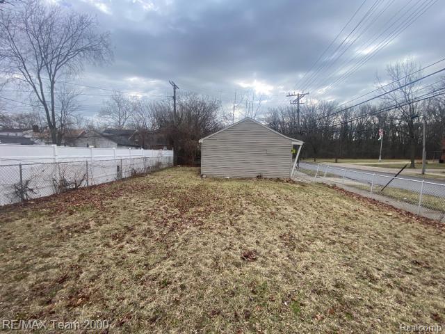 18904 Mallina Street, Grosse Pointe, MI 48236 — Photo 25