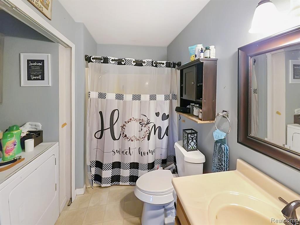 6533 Kilburn Road, Grant, MI 48032 — Photo 14