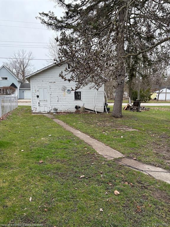 947 WATERLOO Street, St. Clair, MI 48079 — Photo 17