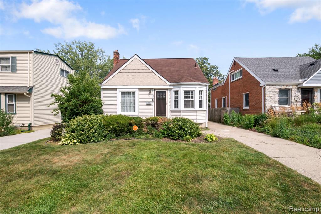 2742 Oakshire Avenue, Berkley, MI 48072