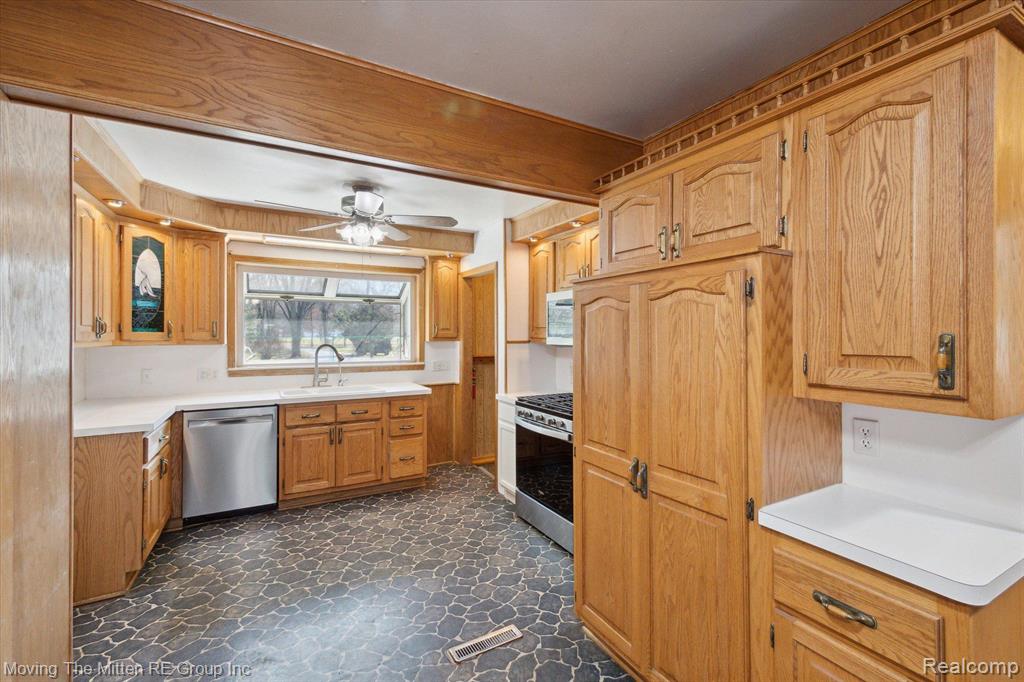 40320 ALDEN Road, Van Buren, MI 48111 — Photo 10