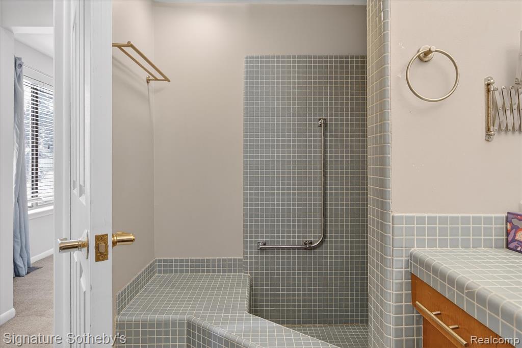 7107 Pebble Park Drive, 163, West Bloomfield, MI — Photo 40