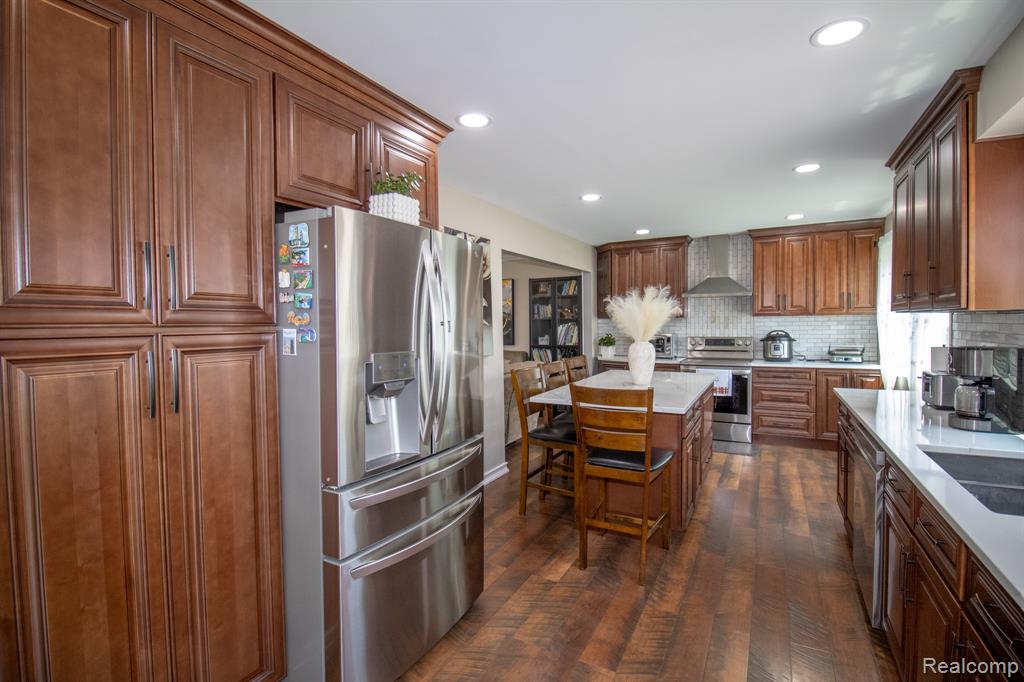 7878 Capri Drive, Canton, MI 48187 — Photo 16