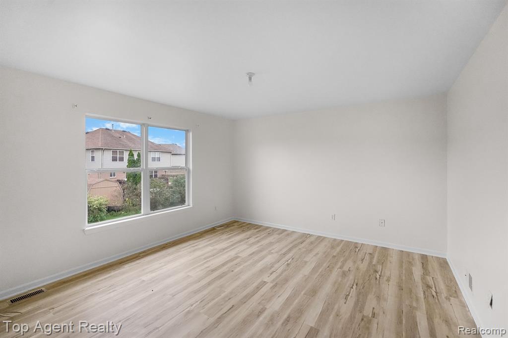 42117 CAMDEN Road, Belleville, MI 48111 — Photo 18