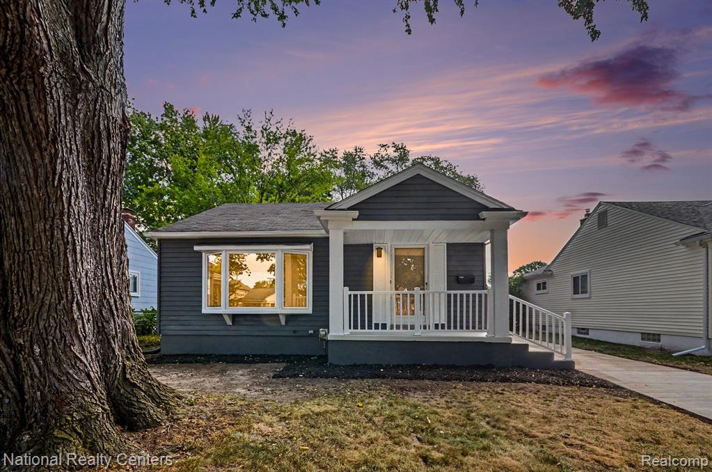 241 S Manitou Avenue, Clawson, MI