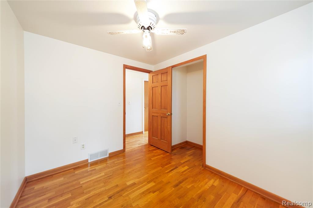 761 Tanglewood Drive, Madison Heights, MI 48071 — Photo 32