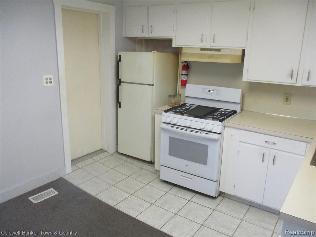 910 W Main Street, Owosso, MI 48867 — Photo 19