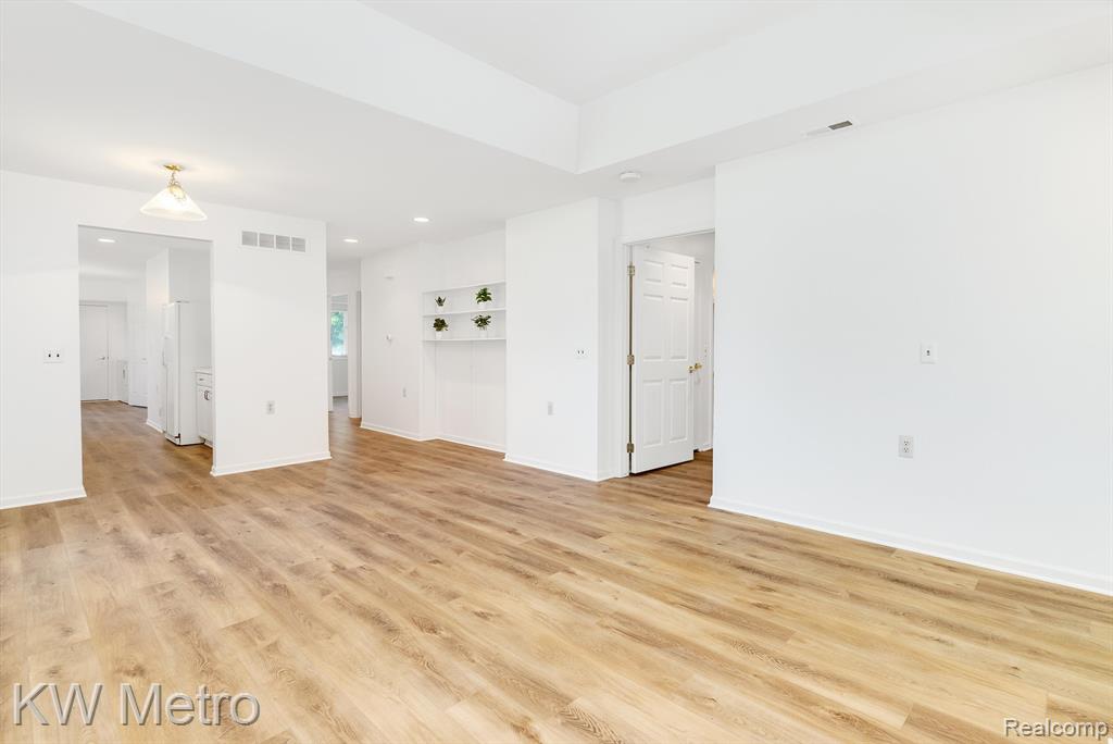 21305 Juniper Court, Farmington Hills, MI 48336 — Photo 11
