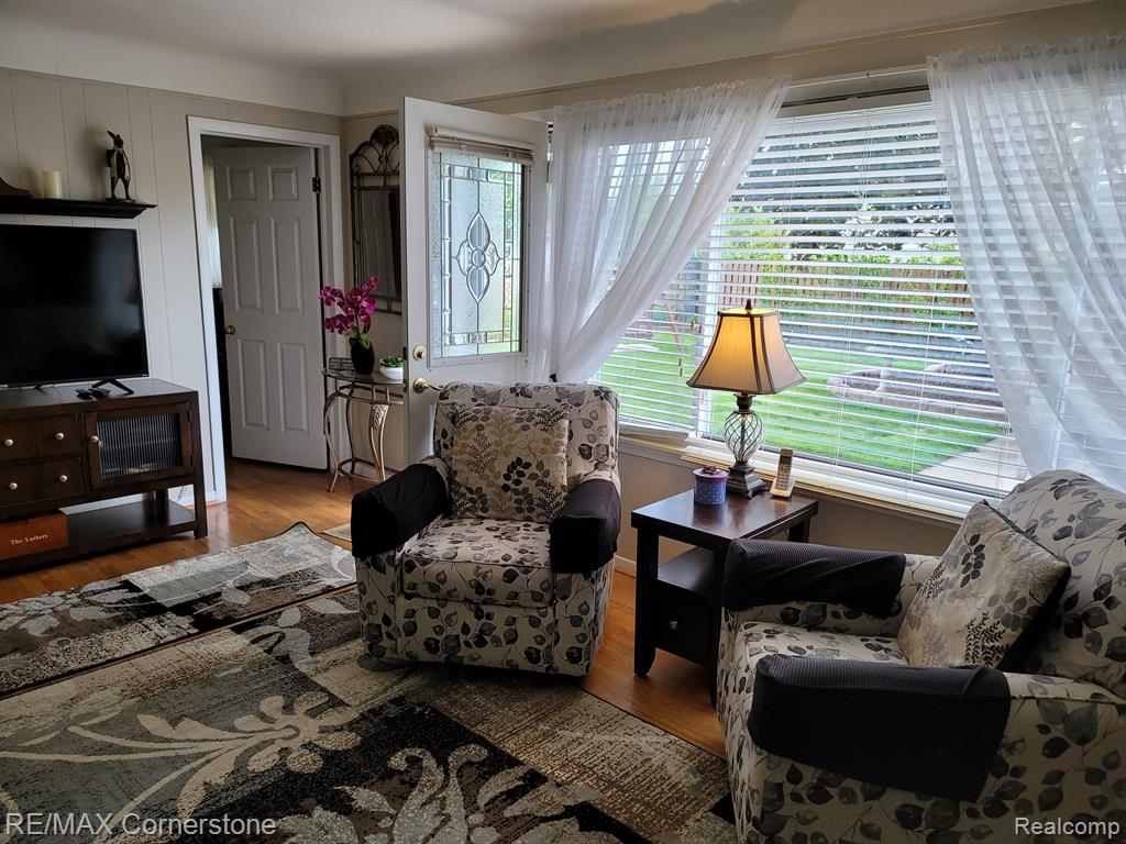 6615 SHADOWLAWN Street, Dearborn Heights, MI 48127 — Photo 5