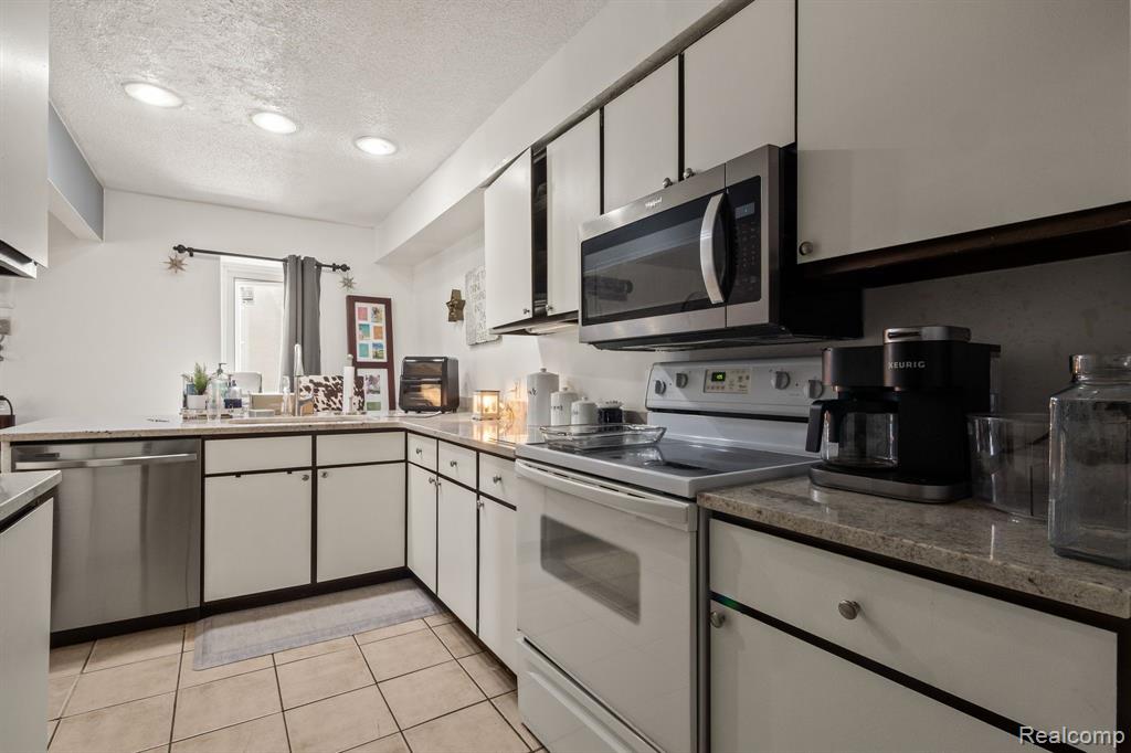 575 E TROY Street, Ferndale, MI 48220 — Photo 4