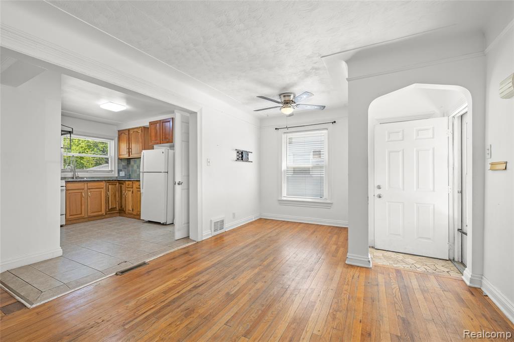 26274 McDonald Street, Dearborn Heights, MI 48125 — Photo 4