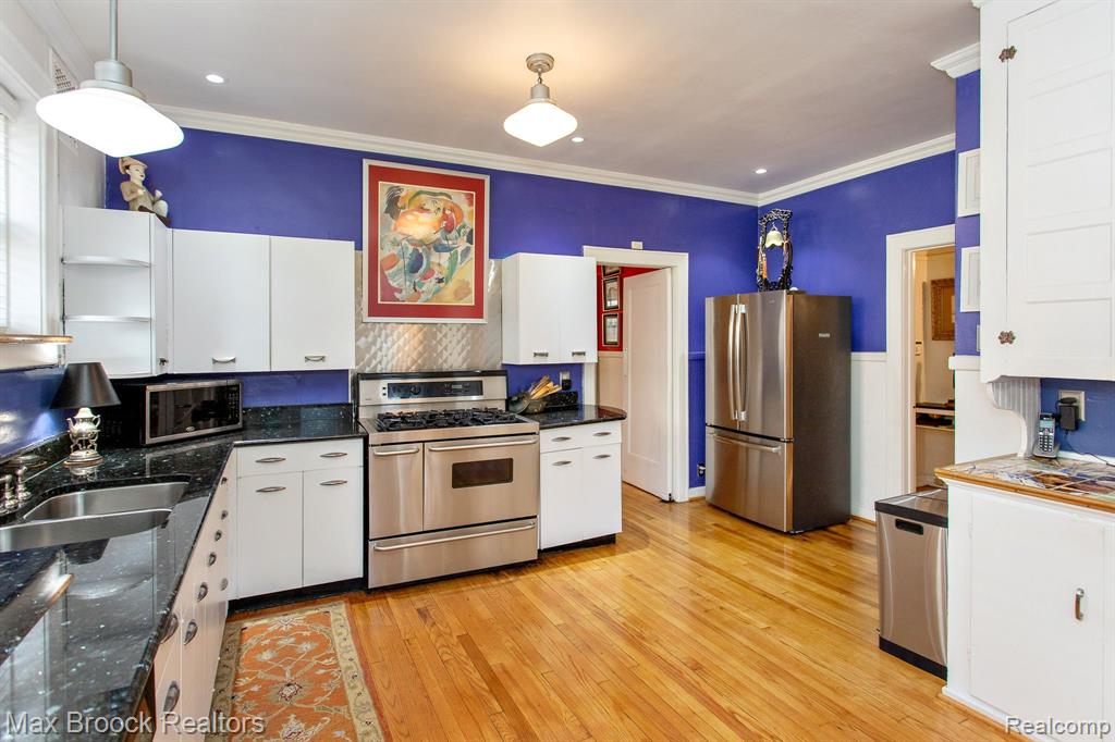 736 CHICAGO Boulevard, Detroit, MI 48202 — Photo 32