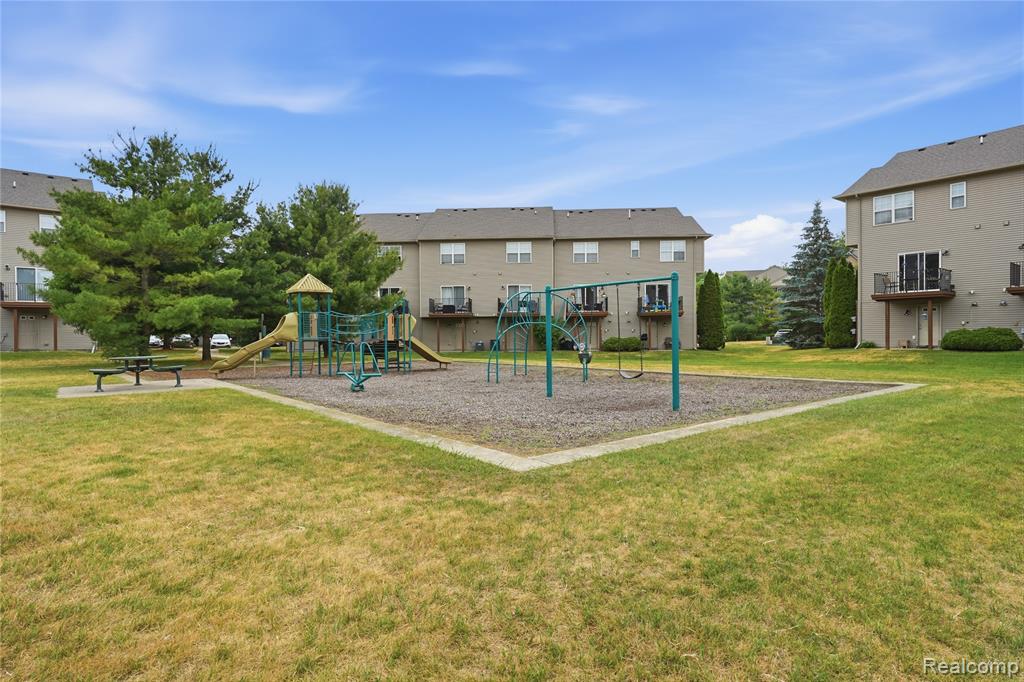2138 Knotty Pine Trail, Howell, MI 48855 — Photo 28