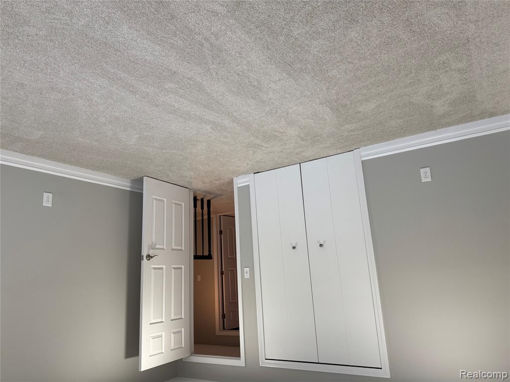 635 Timberline Drive, Rochester Hills, MI 48309 — Photo 33