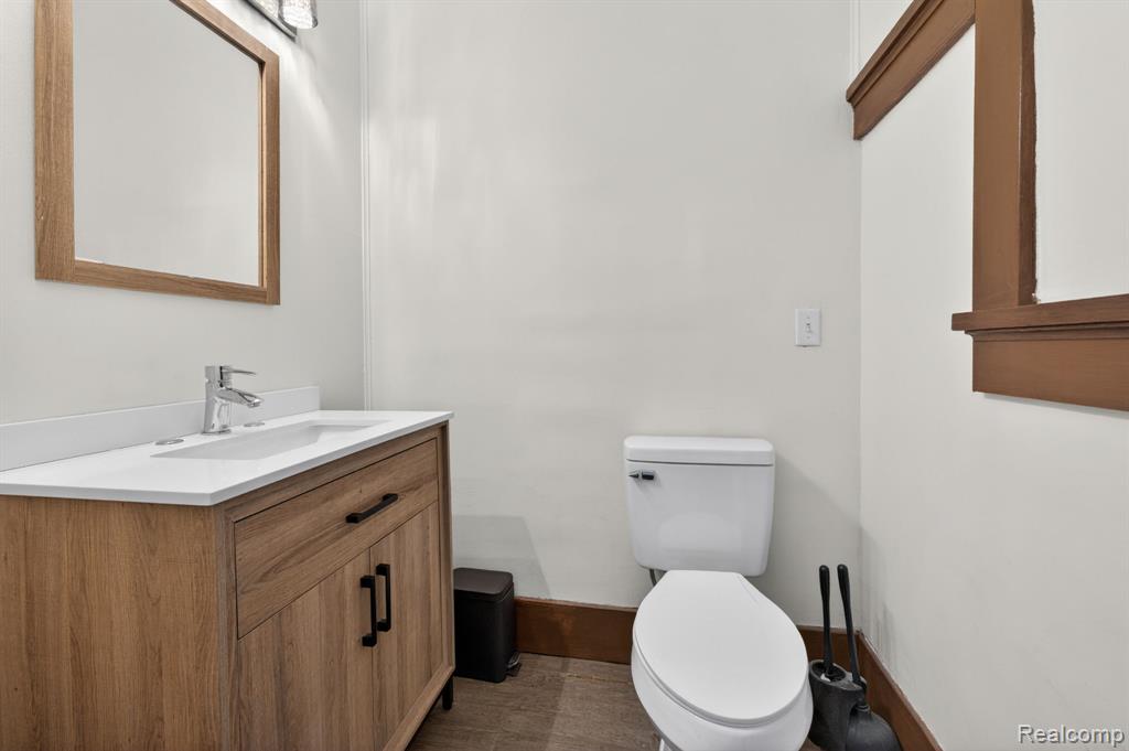 925 W Kalamazoo Street, Lansing, MI 48915 — Photo 28