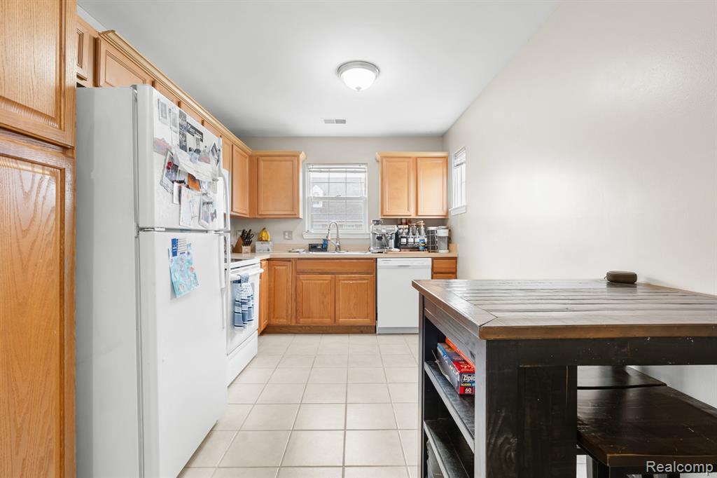43492 Pendleton Circle, 12, Sterling Heights, MI 48313 — Photo 24