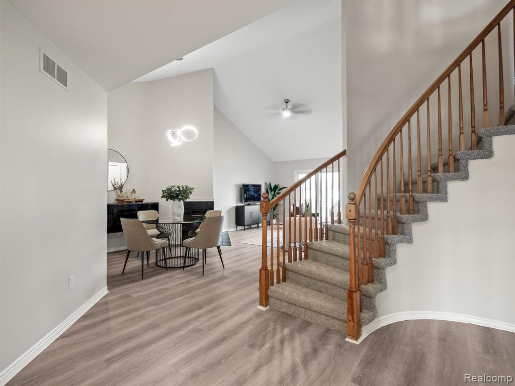 730 RED MAPLE Lane, Wixom, MI 48393 — Photo 9