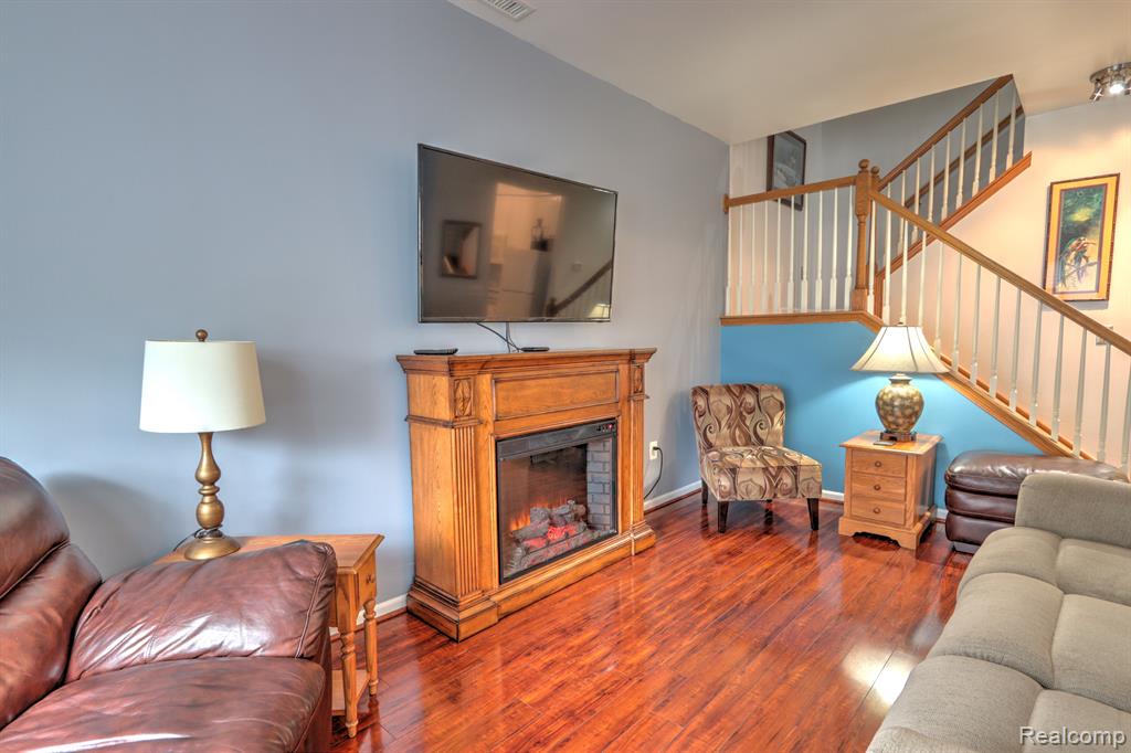 23074 FAIRLANE Boulevard, 6, Woodhaven, MI 48183 — Photo 10