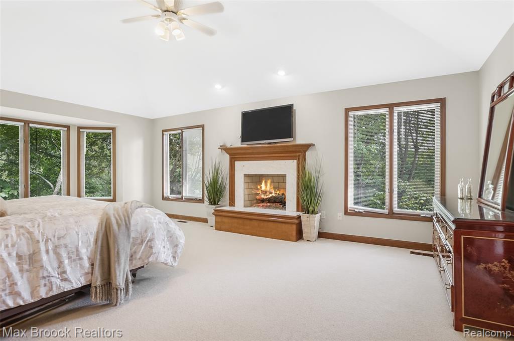 60 Kingsley Manor Drive, Bloomfield Hills, MI 48304 — Photo 34