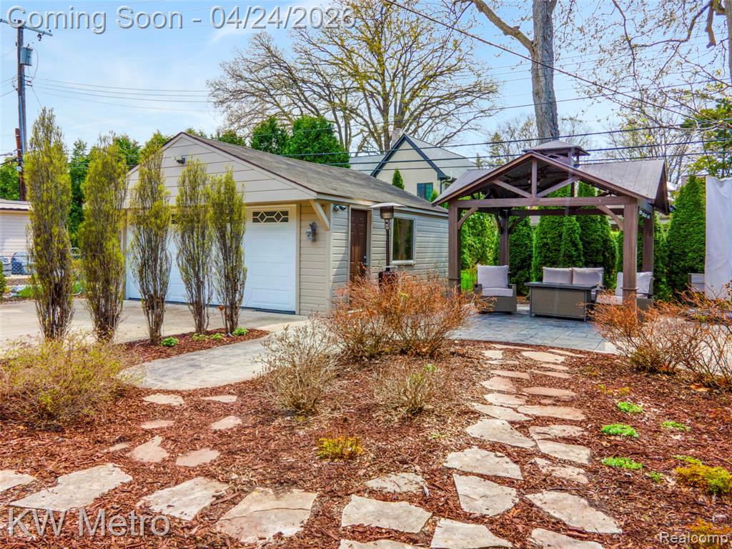 12721 Lincoln Drive, Huntington Woods, MI — Photo 33
