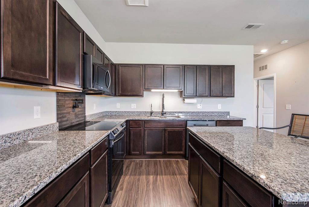 9916 RIDGE RUN Street, Howell, MI 48855 — Photo 5