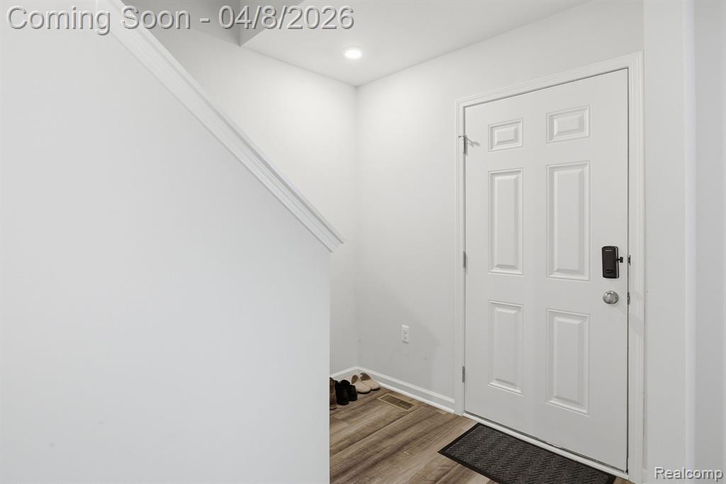 7868 Kreps Drive, Monroe, MI 48162 — Photo 8